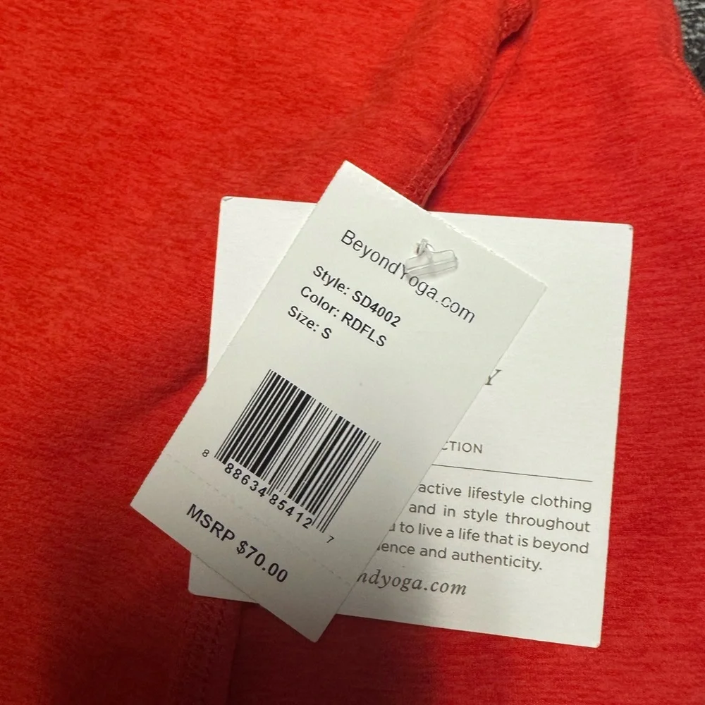 Beyond Yoga Spacedye Step Up Racerback Tank in Red Flower Scarlett NWT RT $70 - Picture 7 of 8